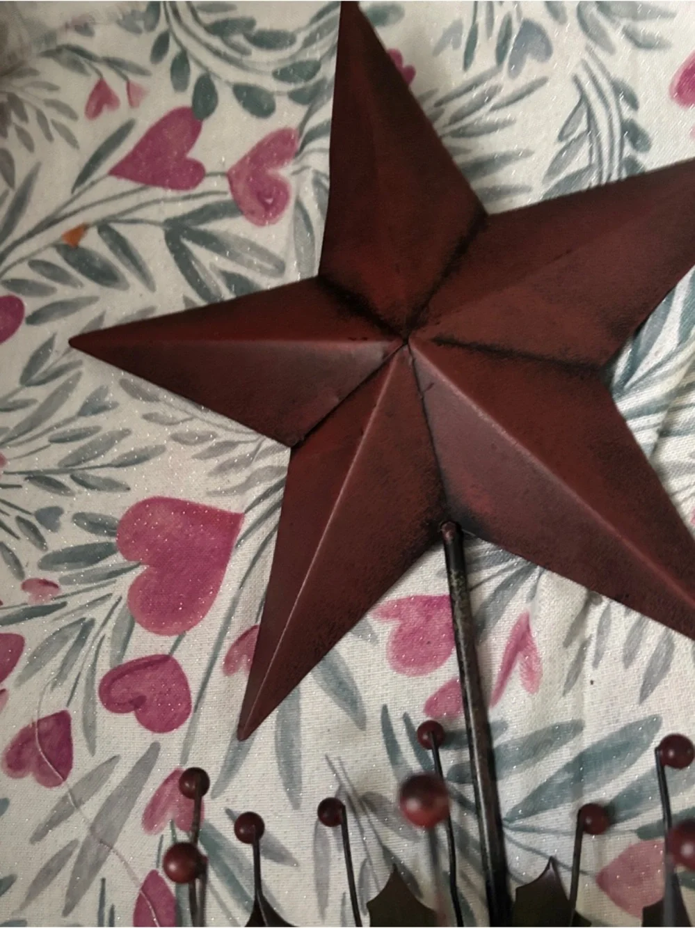 Rustic Red Metal Star Wall Decor